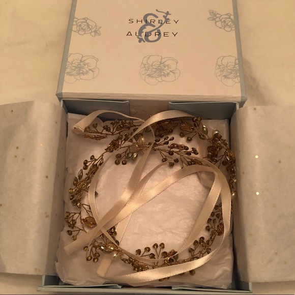 Shirley and Audrey Antonia Hair Vine - Picture 5 of 6